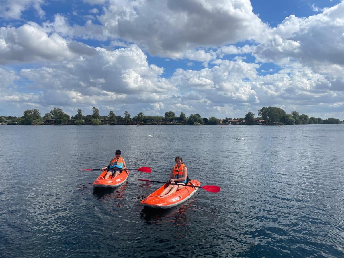 Luxury Lakeside Lodge L2 With Hot Tub Situated At Tattershall Lakes Country Park Zewnętrze zdjęcie