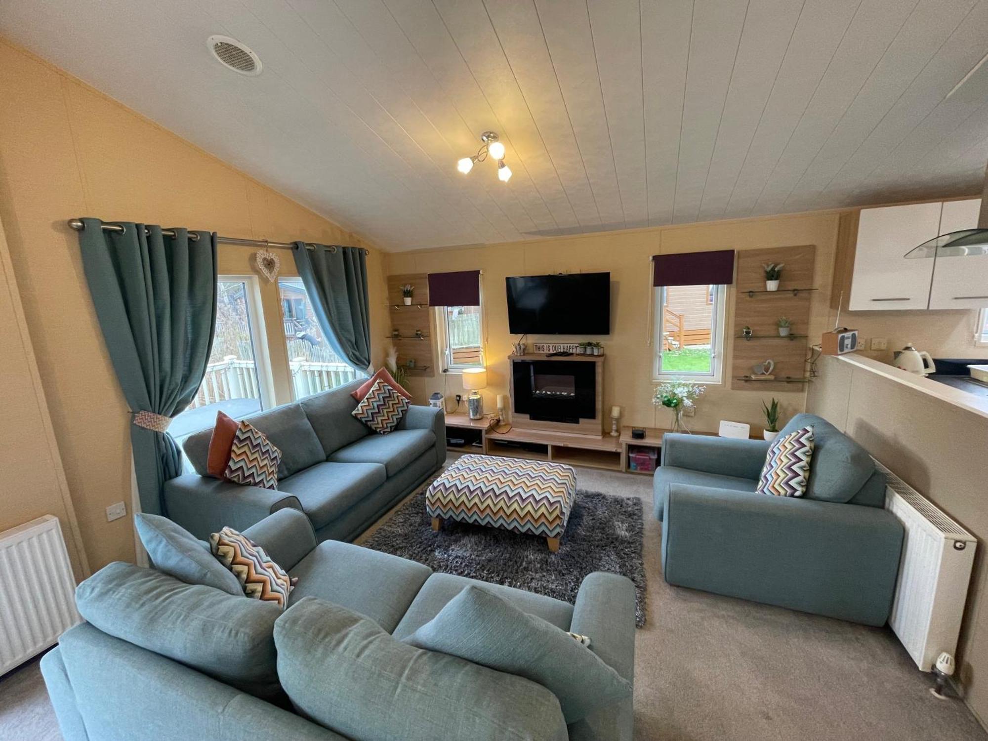 Luxury Lakeside Lodge L2 With Hot Tub Situated At Tattershall Lakes Country Park Zewnętrze zdjęcie
